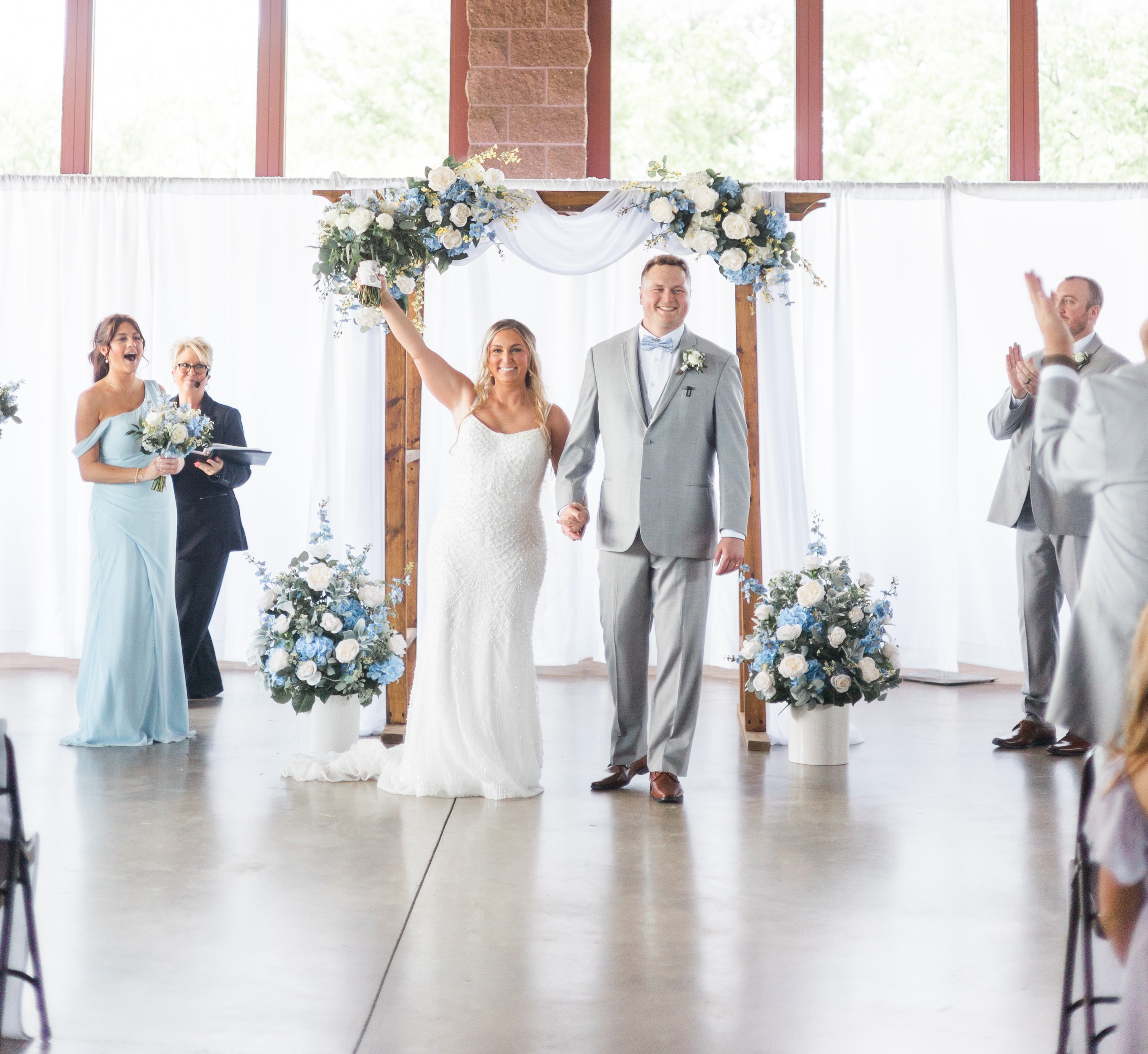 Emily Lou Smith ’16 and her husband at their wedding