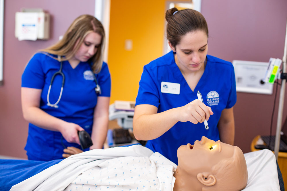 Illinois College - Nursing