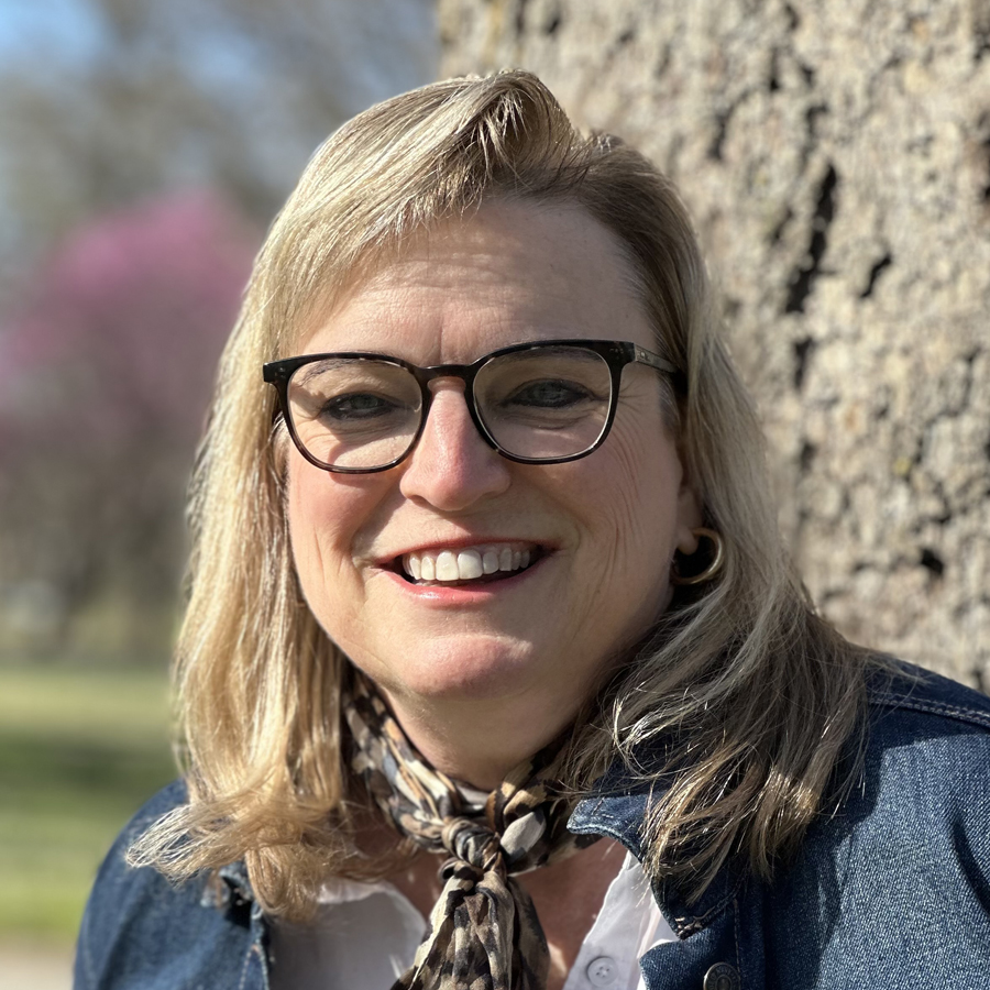 Julie Minch Dailey '93