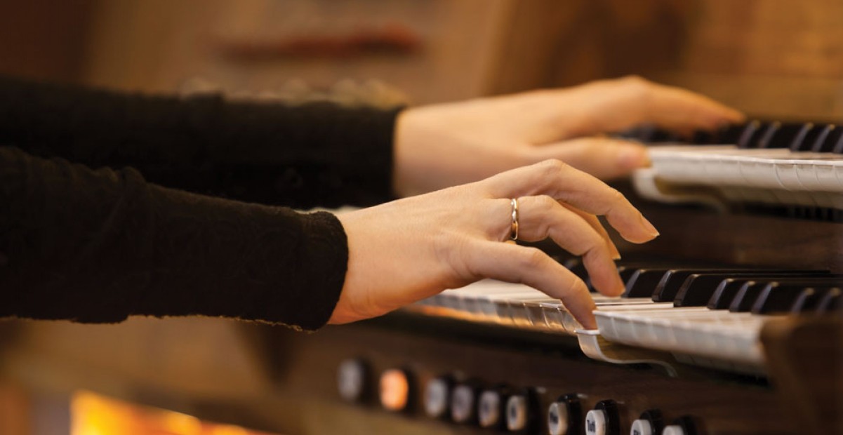 Organist close up