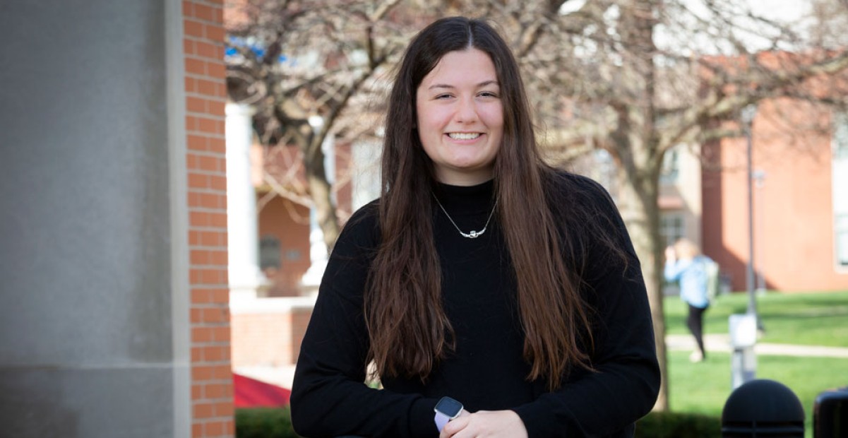 Ariel Rhoades - Illinois College - Graduate Ready