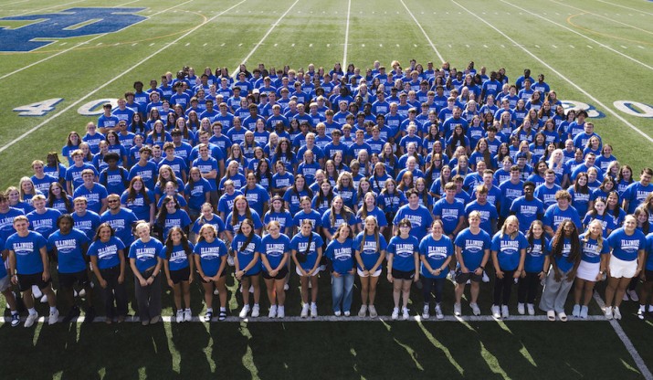 Overhead photo of Illinois College's Class of 2029