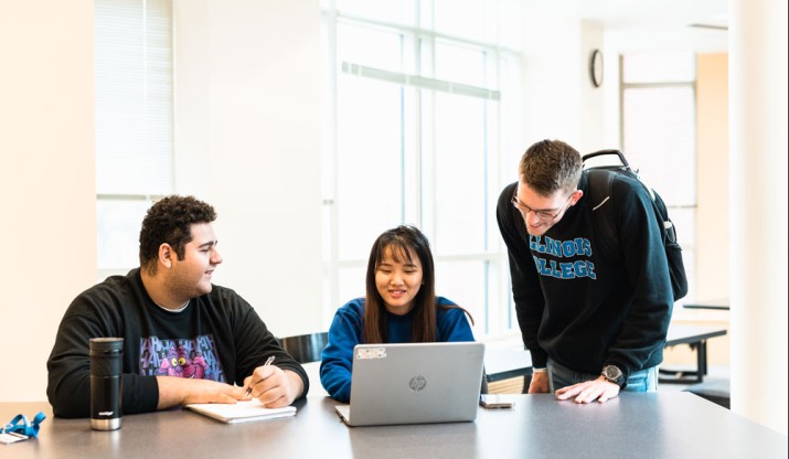 Illinois College Fall 2022 Dean's List